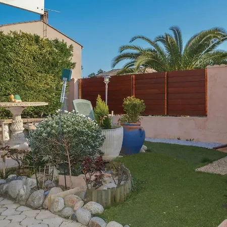 Two-bedroom Holiday In Carcopino *