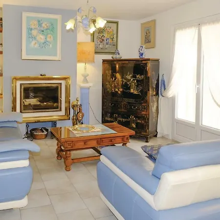 Two-bedroom Holiday In Carcopino *